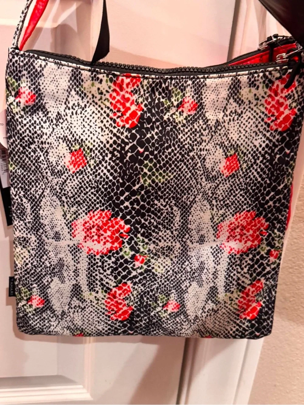 Tahari catching design bold